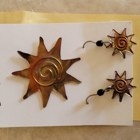 Kindred Spirit Sun 🌞 Earrings and Pin Set - Picture 3 of 5